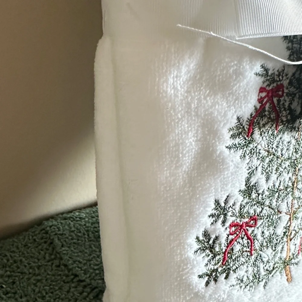 Balsam & Fir Holiday Christmas Tree 🌲 Hand Towels Red Bow Gold Star ⭐️ NEW!